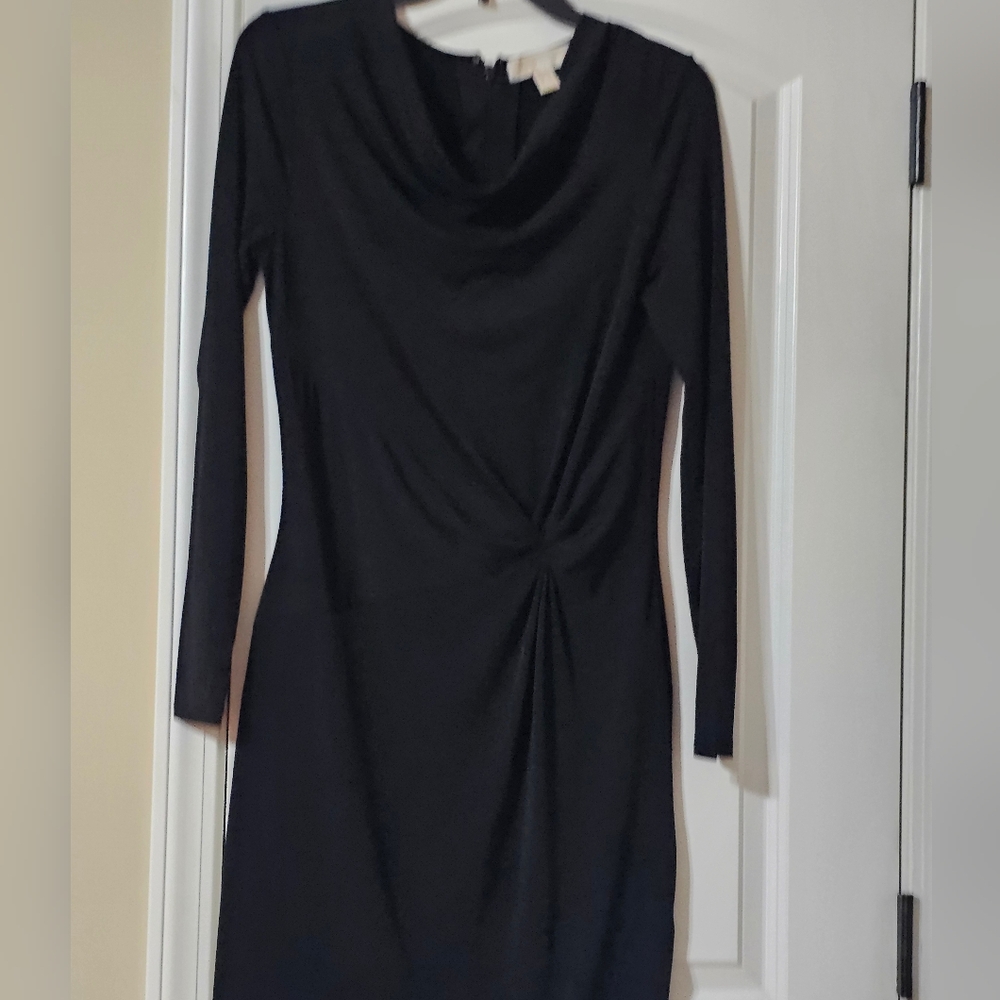 Michael Kors Elegant Black Long-Sleeve Dress - Picture 5 of 6